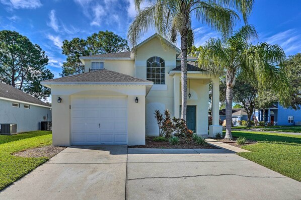 House (4 Bedrooms) | Front of property