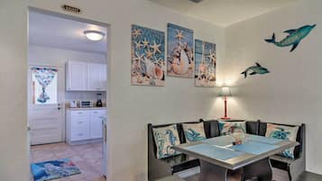 Rumah (2 Bedrooms) | Interior