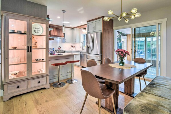 Interior - Emerald Coast Vacation Rental: 1 Mi to Beach (Shalimar)