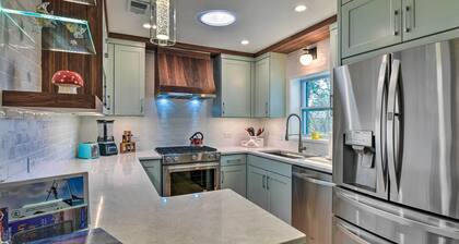 Emerald Coast Vacation Rental: 1 Mi to Beach