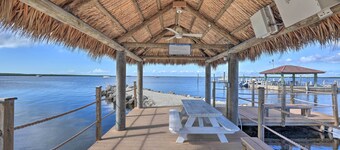 บ้าน Key Largo พร้อมท่าเรือและชายหา��ดส่วนตัว