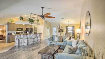 House (3 Bedrooms) | Interior