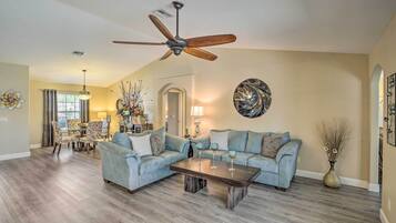 House (3 Bedrooms) | Interior