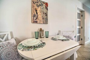 Dining - Vero Beach Studio w/ Jacuzzi & Close to Shore (Vero Beach)