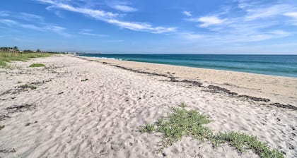 Vero Beach Studio w/ Jacuzzi & Close to Shore