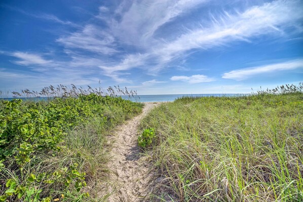 Beach towels - Vero Beach Studio w/ Jacuzzi & Close to Shore (Vero Beach)