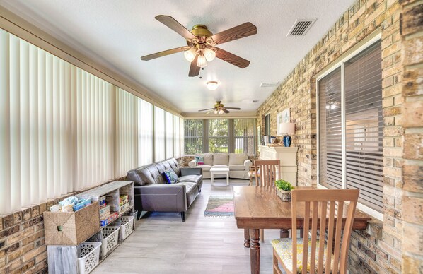 House (2 Bedrooms) | Interior