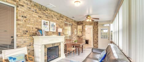 House (2 Bedrooms) | Interior