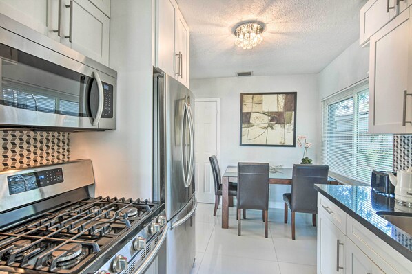 House (3 Bedrooms) | Interior - Shady & Eclectic Fort Lauderdale Dwelling w/ Yard! (Fort Lauderdale)