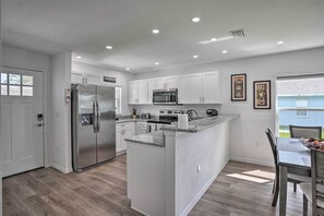 Apartment (2 Bedrooms) | Bahagian dalam