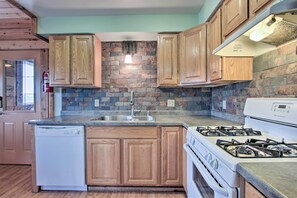 House (2 Bedrooms) | Private kitchen