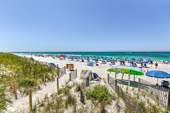 Apartment (2 Bedrooms) | Interior - Classy Resort Condo w/ Balcony: Walk to Beach (Miramar Beach)