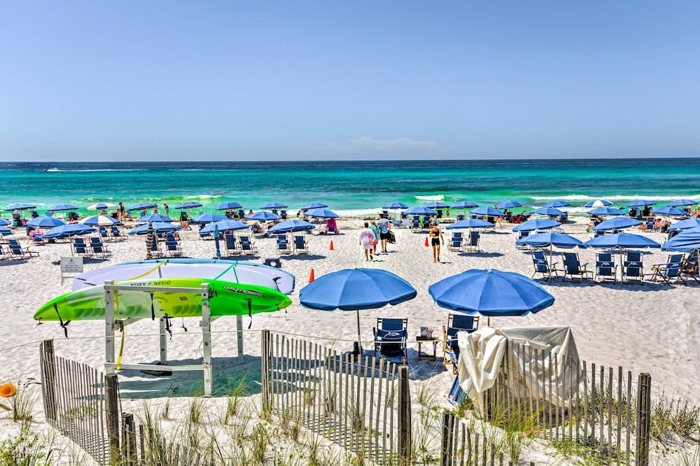 Classy Resort Condo w/ Balcony: Walk to Beach - Four Mile Village, FL