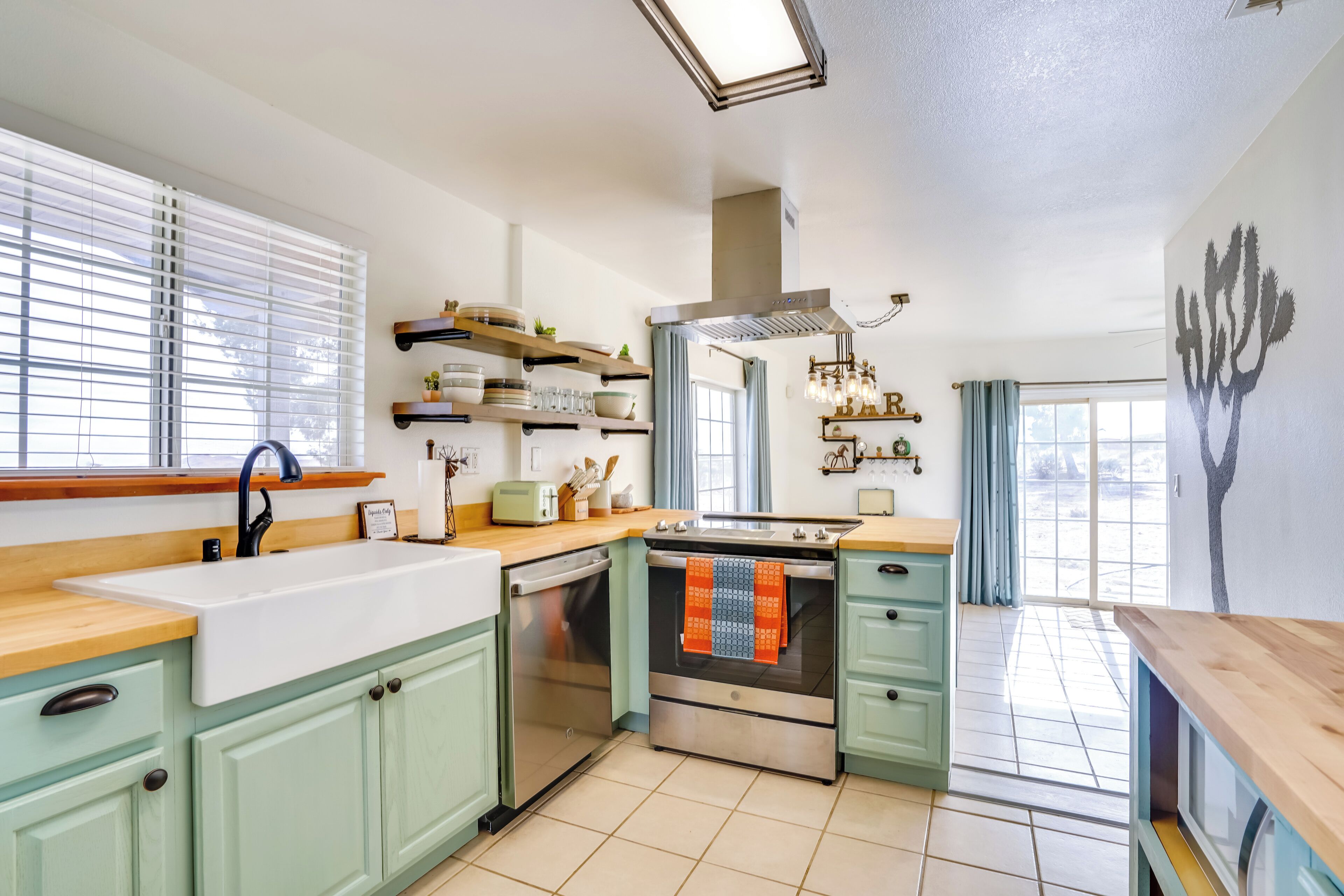 المنشأة من الداخل