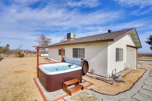 House (3 Bedrooms) | Interior - Desert Escape - Hot Tub, Fire Pit & Grill (Landers)