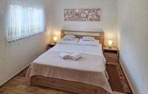 2 bedrooms, free WiFi, bed sheets