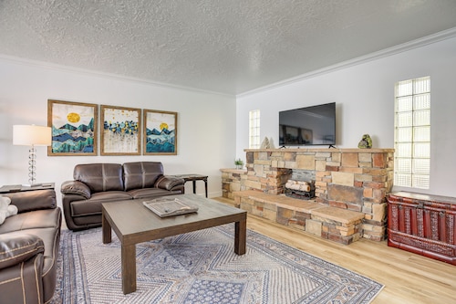 2 Mi to Dtwn Ogden: All-season Home Near Skiing