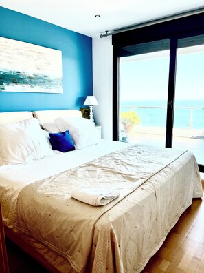 3 bedrooms, iron/ironing board, WiFi, bed sheets - Spacious modern penthouse, spectacular views of Malaga, Gibraltar and Morocco (Casares Costa)