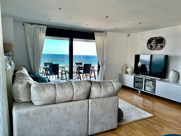 Living area - Spacious modern penthouse, spectacular views of Malaga, Gibraltar and Morocco (Casares Costa)