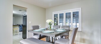 Coastal Getaway in Seminole < 3 Mi to Beach!