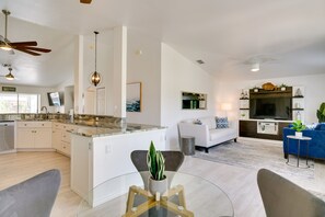 Living area - Canal-front Cape Coral Home Rental: Pool, Lanai! (Cape Coral)