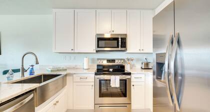 Cedar Key Condo w/ Balcony & Gulf Views!