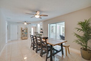 House (3 Bedrooms) | Interior