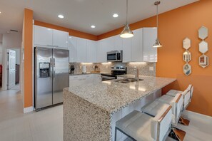 Apartment (3 Bedrooms) | Interior - Townhome w/ Lanai ~ 9 Mi to Disney! (Clermont)