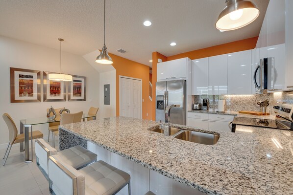 Apartment (3 Bedrooms) | Interior - Townhome w/ Lanai ~ 9 Mi to Disney! (Clermont)