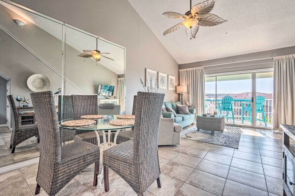 Apartment (2 Bedrooms) | Interior - Well-appointed Family Condo on Miramar Beach! (Miramar Beach)