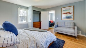 House (3 Bedrooms) | 3 bedrooms, laptop workspace, bed sheets - Massachusetts Vacation Rental w/ Deck (Easthampton)