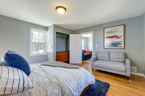 Rumah (3 Bedrooms) | 3 kamar tidur, ruang kerja ramah laptop, dan seprai linen