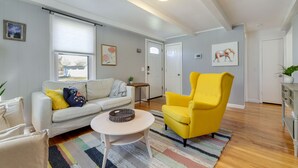 Interior - Massachusetts Vacation Rental w/ Deck (Easthampton)