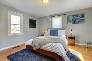 House (3 Bedrooms) | 3 bedrooms, laptop workspace, bed sheets - Massachusetts Vacation Rental w/ Deck (Easthampton)