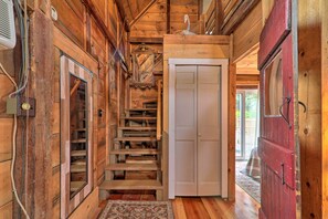 Interior - Rustic Cape Cod Apt - 2 Blocks to the Beach! (Cataumet)