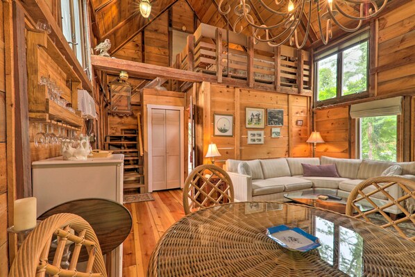 Living area - Rustic Cape Cod Apt - 2 Blocks to the Beach! (Cataumet)