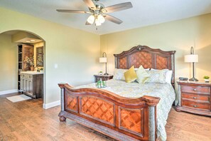Apartment (2 Bedrooms) | Interior - Walk to Strip! Cozy Branson Condo w/ Pool (Branson)