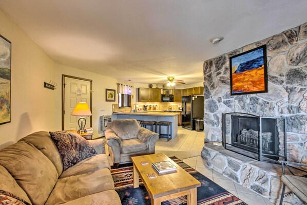 Interior - New Mexico Condo w/ Fireplace & Mountain View (Angel Fire)