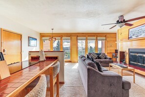 Interior - Mtn-view Gem w/ Community Perks in Silverthorne! (Silverthorne)