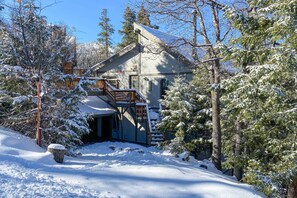 House (4 Bedrooms) | Interior - 1 Mi to Bear Mountain: Cozy Cabin w/ Views! (Big Bear Lake)
