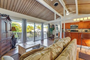 Apartment (1 Bedroom) | Interior - 1 Mi to Beach: Kailua-kona Condo w/ Pool Access! (Kailua-Kona)