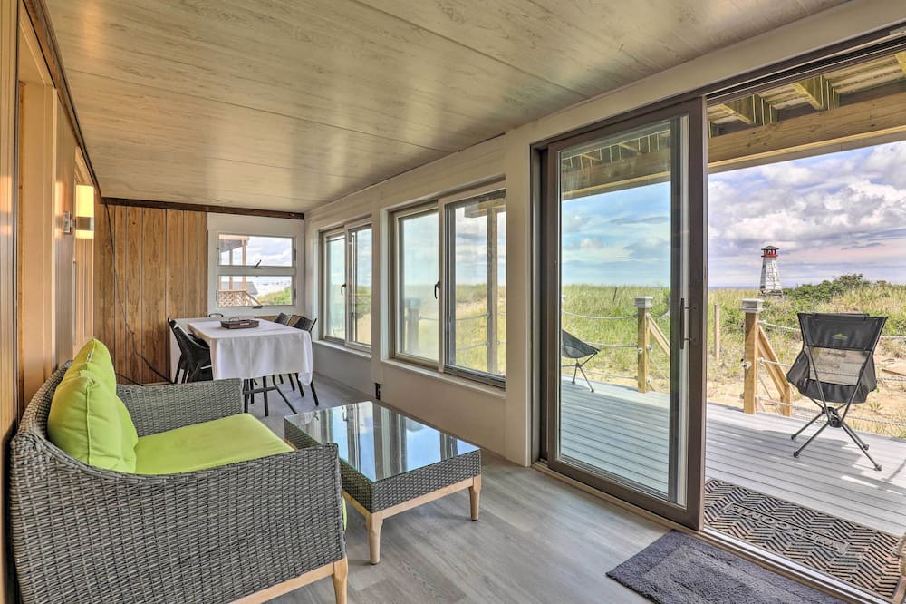 Charming Oceanfront Home on Salisbury Beach - Groveland, MA