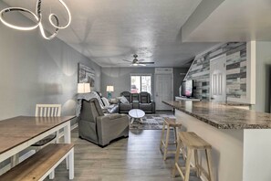 Interior - Walk to Beach: Modern PCB Townhome w/ Patio (Panama City Beach)