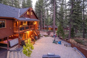 House (6 Bedrooms) | Interior