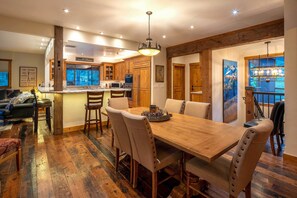 House (6 Bedrooms) | Interior
