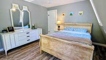 2 bedrooms, iron/ironing board, free WiFi, bed sheets