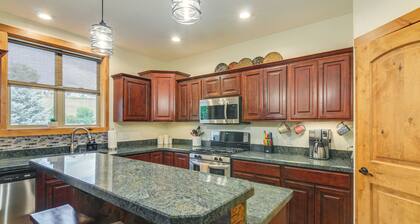 < 1 Mi to Hot Spring: Condo in Pagosa Springs!