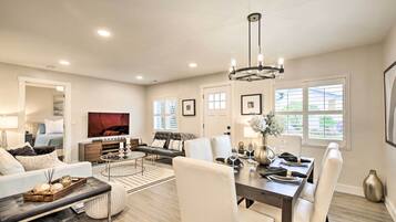 House (3 Bedrooms) | Interior