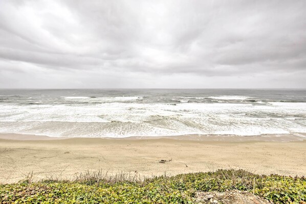 House (3 Bedrooms) | Interior - Chic Lincoln City Retreat on Oregon Coast (Lincoln City)