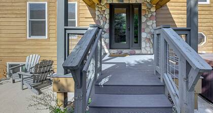 Duplex in Quiet Family Neighborhood 1 Mi to Skiing